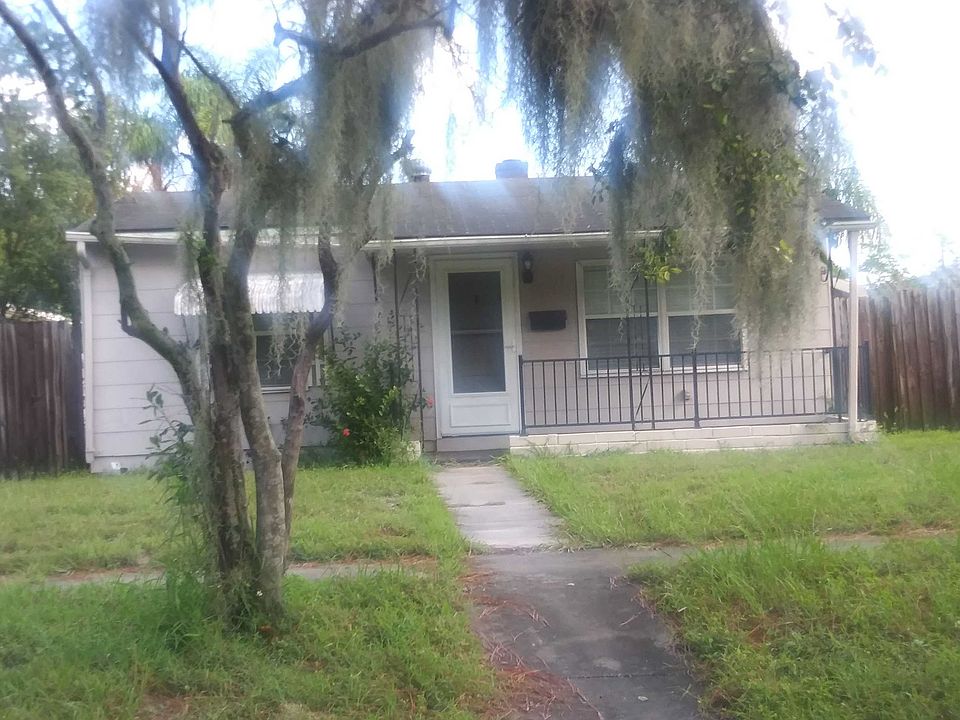 1st image of 711 49th Ave N