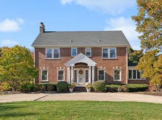370 N Park Blvd, Glen Ellyn, IL 60137