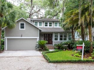 552 Poplar Ave, Saint Simons Island, GA 31522