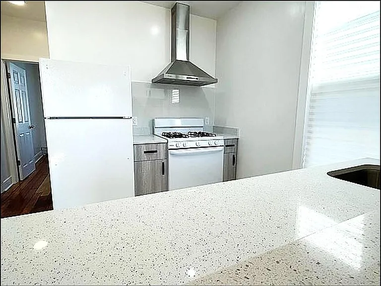 228 Bowers St #1 — Photo 5