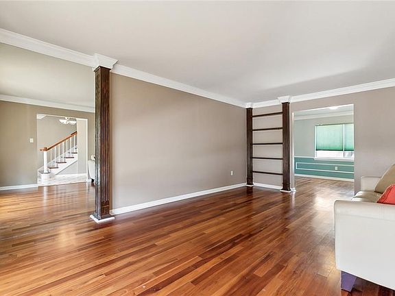 3rd image of 2305 Woodmere Blvd