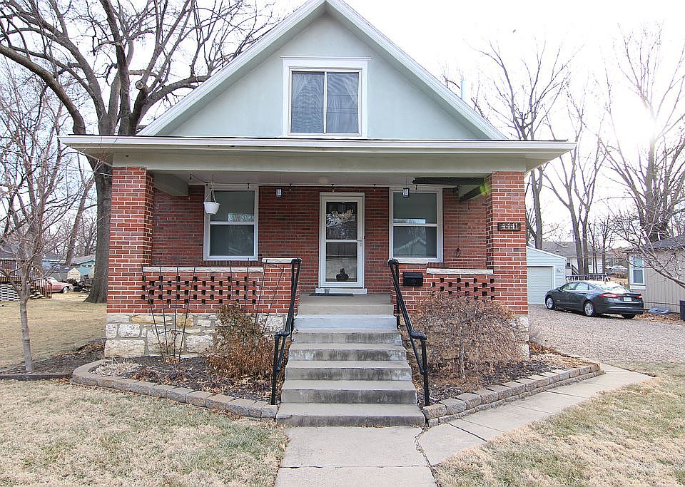 1st image of 4441 Lloyd St