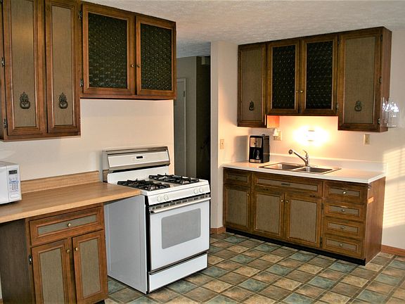 3rd image of 4539 Moraine Ave