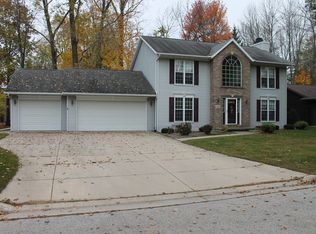 2761 Charleston Dr, Green Bay, WI 54304