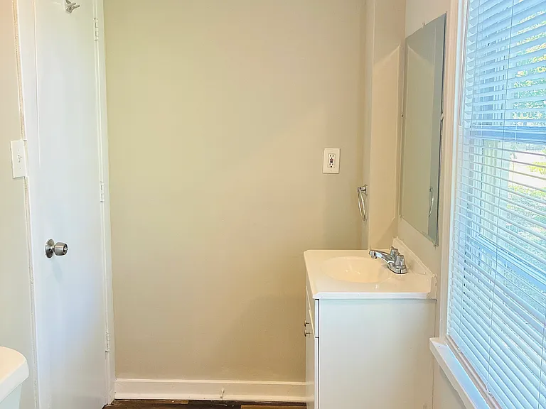 407 Digh St — Photo 11