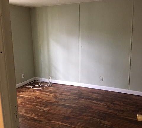 5th image of 606 Somerset Dr