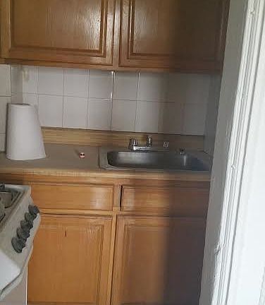 3rd image of 288 New York Ave APT 4