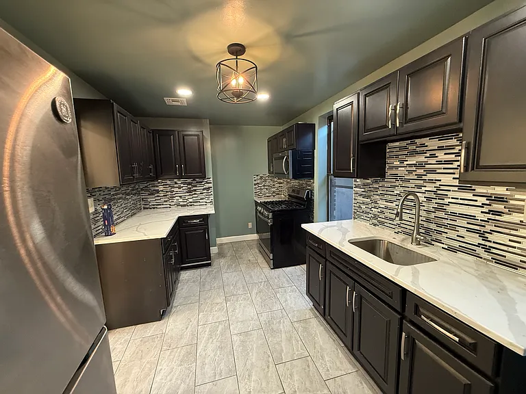 182 Ferry St #2B — Photo 9