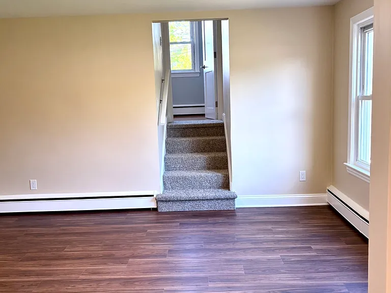 6 Hillside Pl — Photo 5