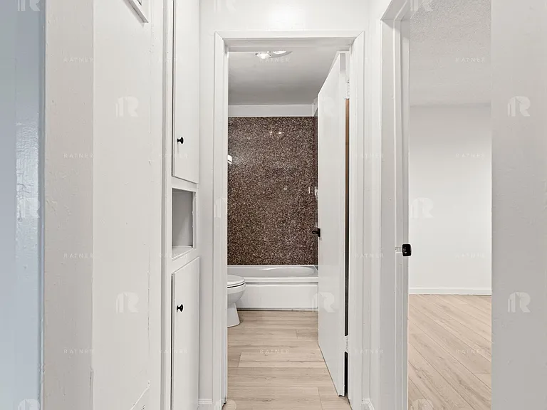 (El/Ti/Yo:B) 5139 White Oak Avenue — Photo 11