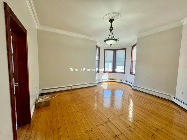 19 Monmouth St #1, Boston, MA 02128