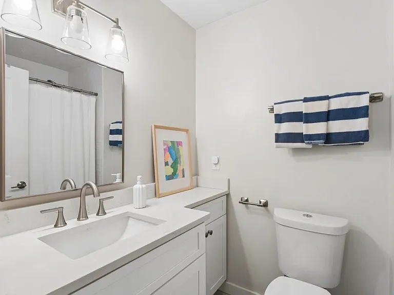 2506 Kingsley Dr NE — Photo 24