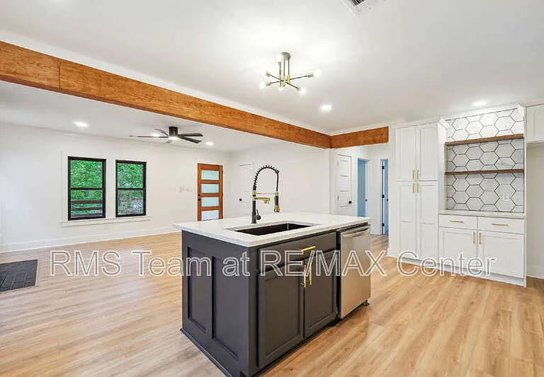 1448 Westboro Dr SW — Photo 10