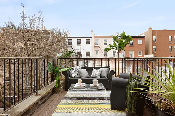 Sold by Compass | media 11