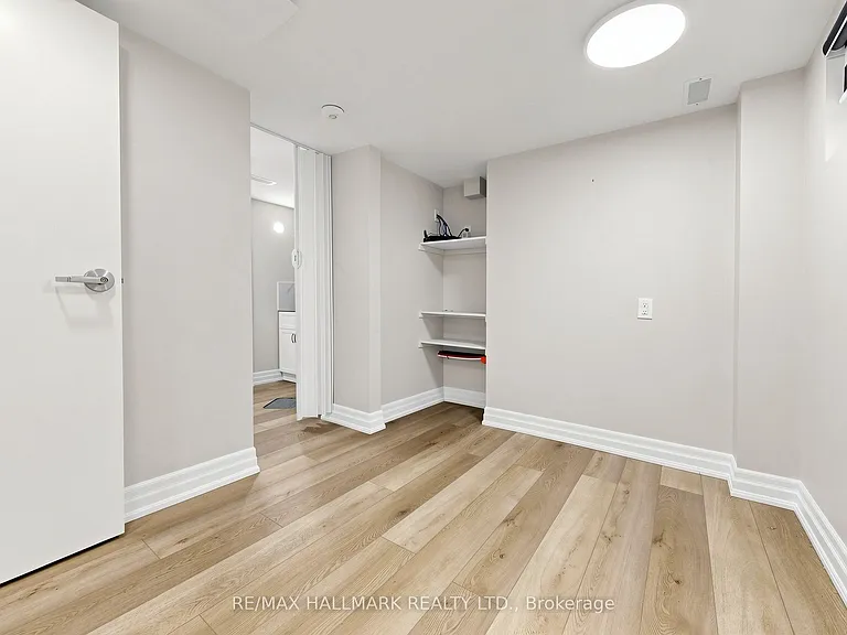 87 Fallingbrook Rd — Photo 35