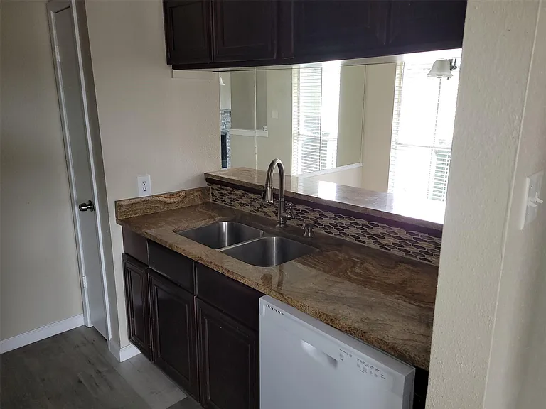 1516 Bay Area Blvd #2 — Photo 7