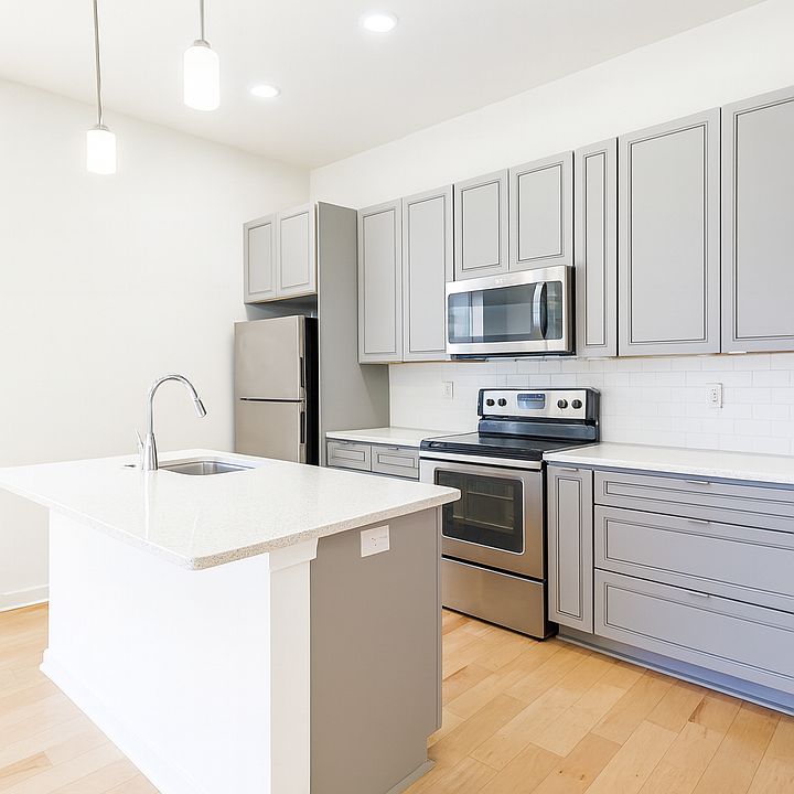 1st image of 627 E Girard Ave #D2