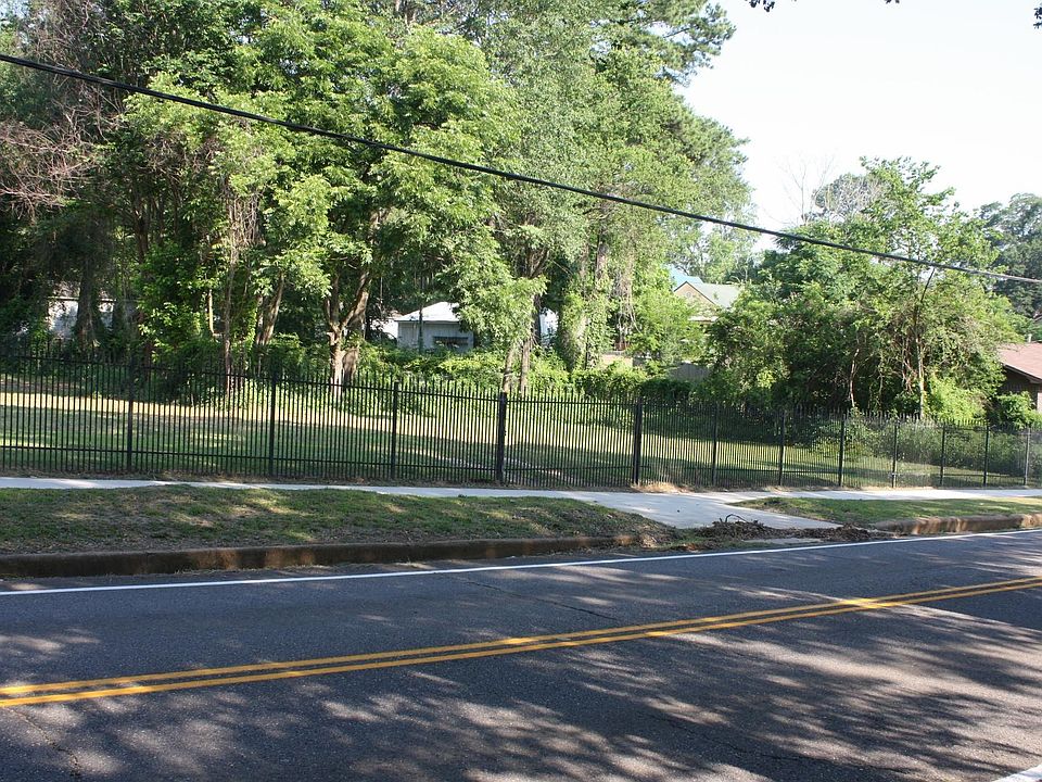 1st image of 303 N 4th St