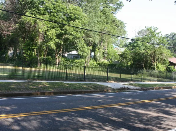 303 N 4th St, Nashville, AR 71852