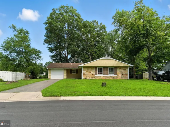 4921 Ridgeview Ln, Bowie, MD 20715