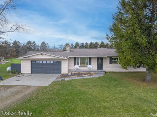 4405 Catlin Rd, Columbiaville, MI 48421