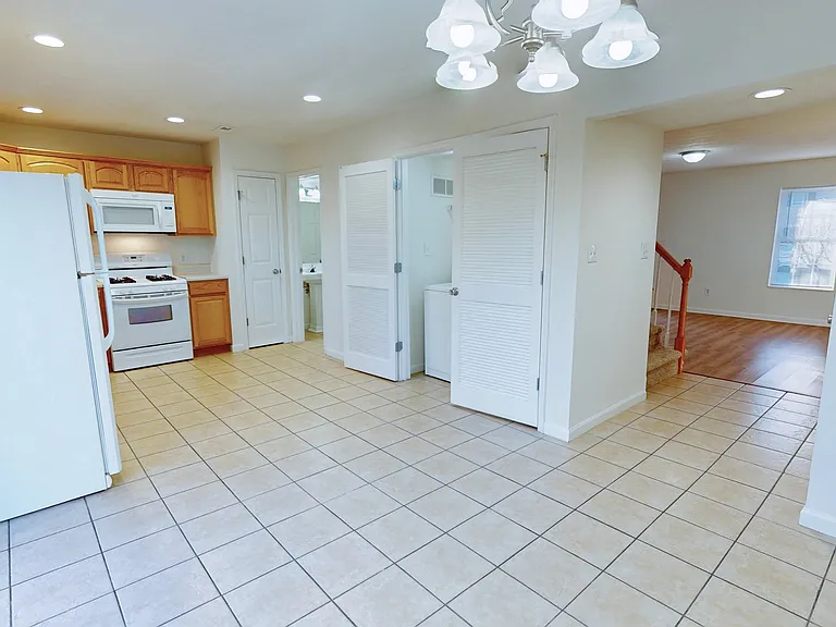 19 Berkshire Ln #101 — Photo 10