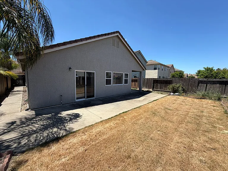 7565 Whitmore St — Photo 28