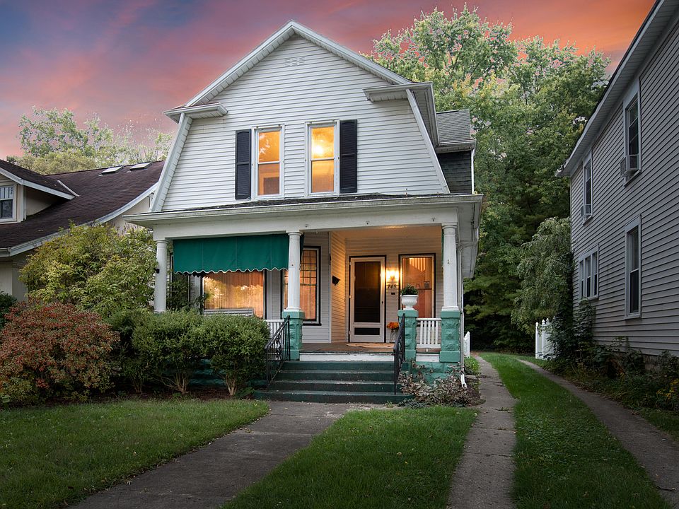 1st image of 745 Crescent Dr