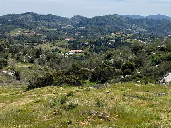 3 Las Palmeras Dr #4, Temecula, CA 92590