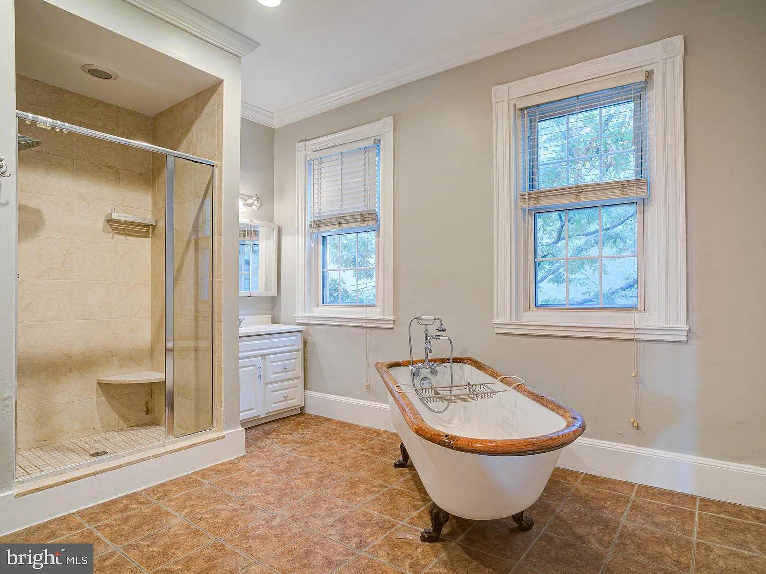 3 bed, 1.5 bath, 1610 sqft, $2,275 — Photo 3