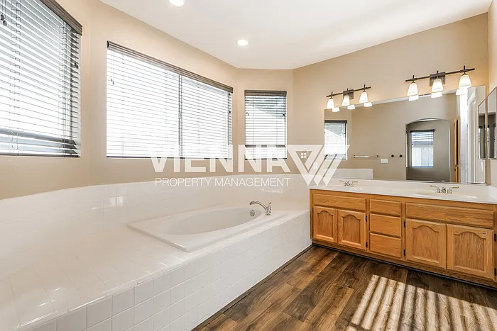 5308 Heritage Ct — Photo 13