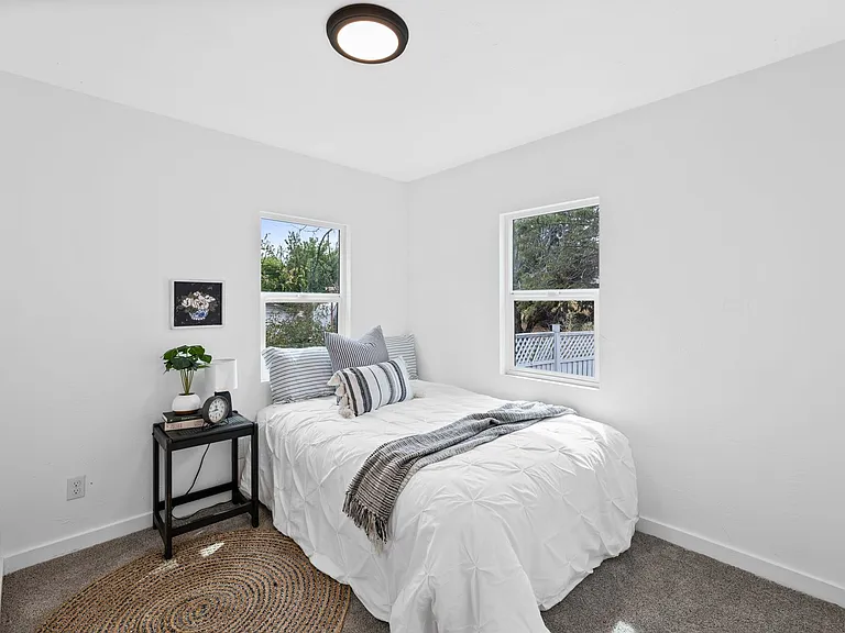 8004 E Broadway Ave — Photo 18