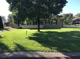 1249 N Front St, Chillicothe, IL 61523