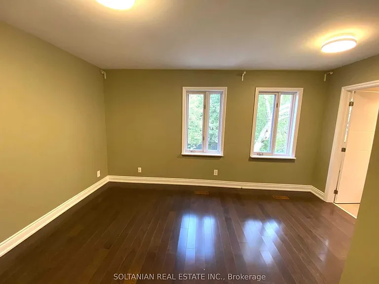 137 Colin Ave — Photo 24
