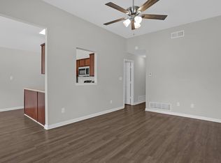 1676 Joy Cir, Horn Lake, MS 38637