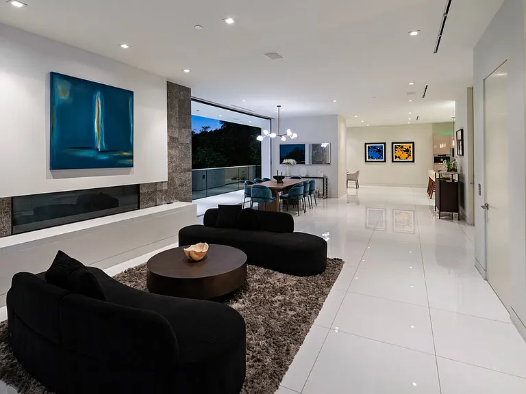 7080 W Mulholland Dr — Photo 19