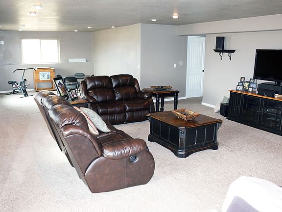 2nd image of 19264 Hat Ranch Dr