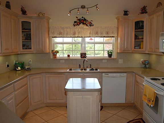 5th image of 12901 Taylor Wayne Ln