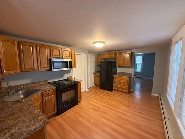 3129 High Street, 3129 High St #4, Palmer, MA 01069