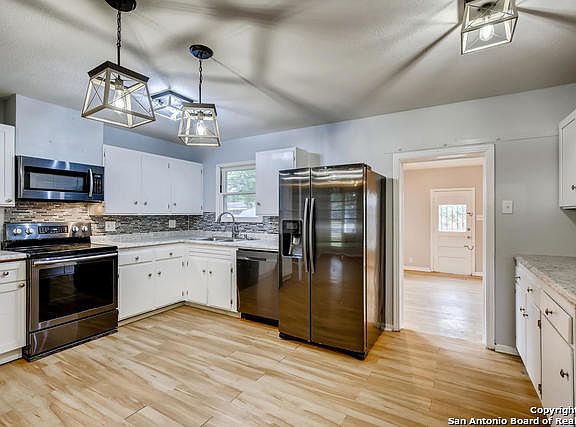 3rd image of 266 Hatcher Ave