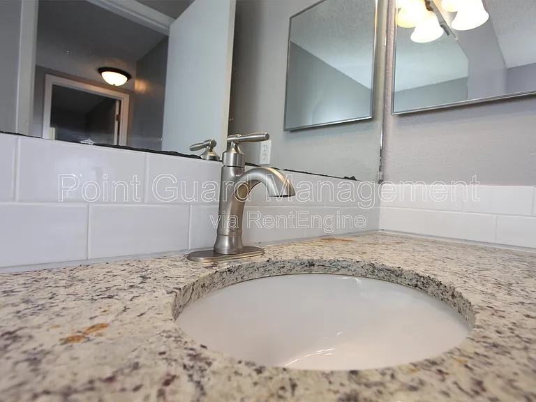 1717 N Vassar Ave — Photo 15