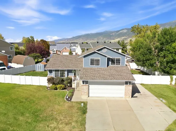 934 W Meadowlark Ln N, Woods Cross, UT 84087