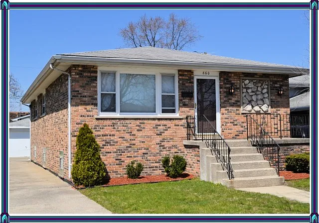 860 Mackinaw Ave photo 1