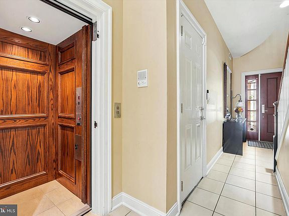5th image of 212 Gaskill St