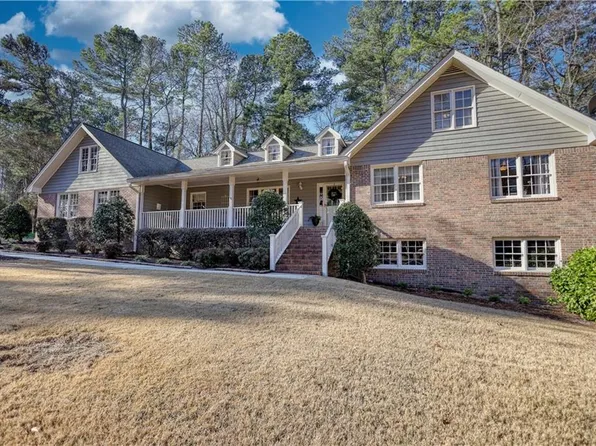 2248 Valley Creek Cir, Snellville, GA 30078