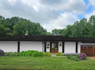 5814 Pebble Oak Dr, Saint Louis, MO 63128