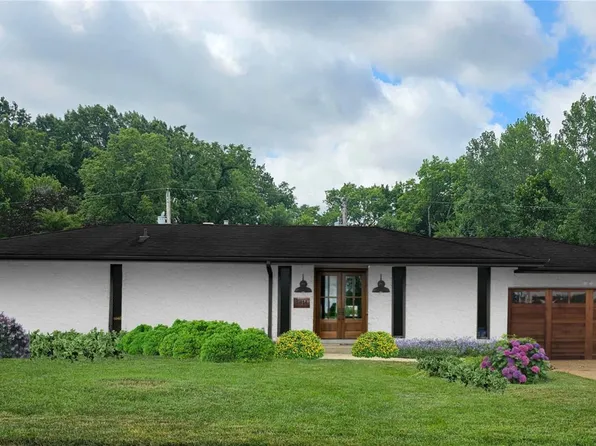 5814 Pebble Oak Dr, Saint Louis, MO 63128