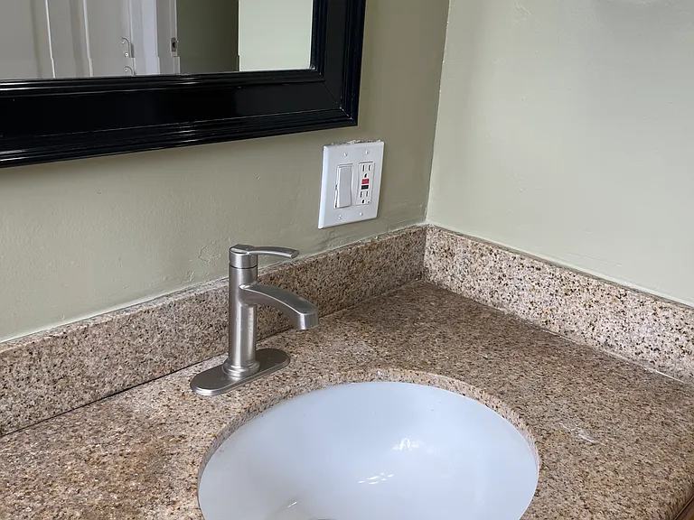 1594 Crucero Dr #4 — Photo 10