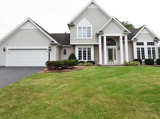 732 Wood Hill Dr, Macedon, NY 14502