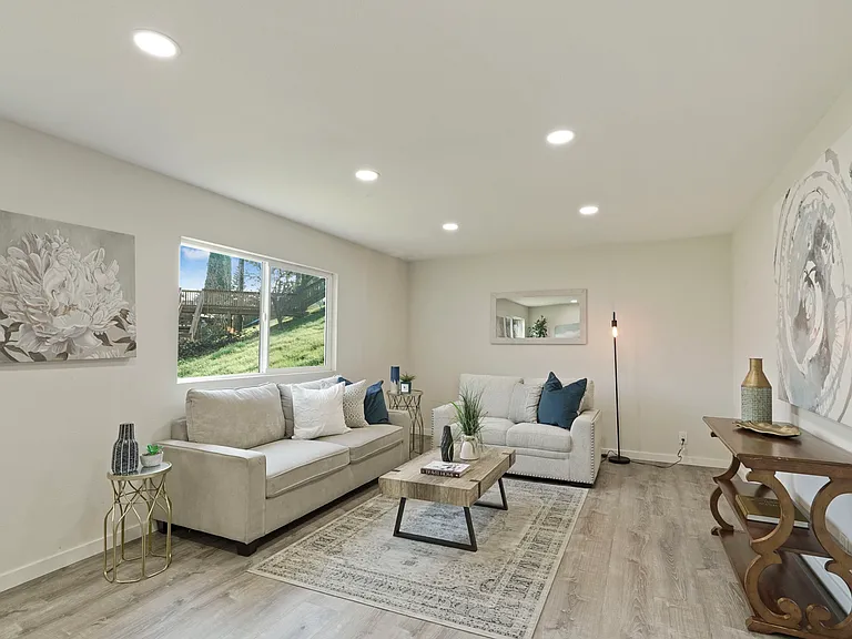1750 Taylor Rd — Photo 6